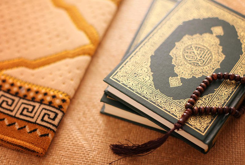 المصحف المعلم خليفة الطنيجي مع ترديد الأطفال.